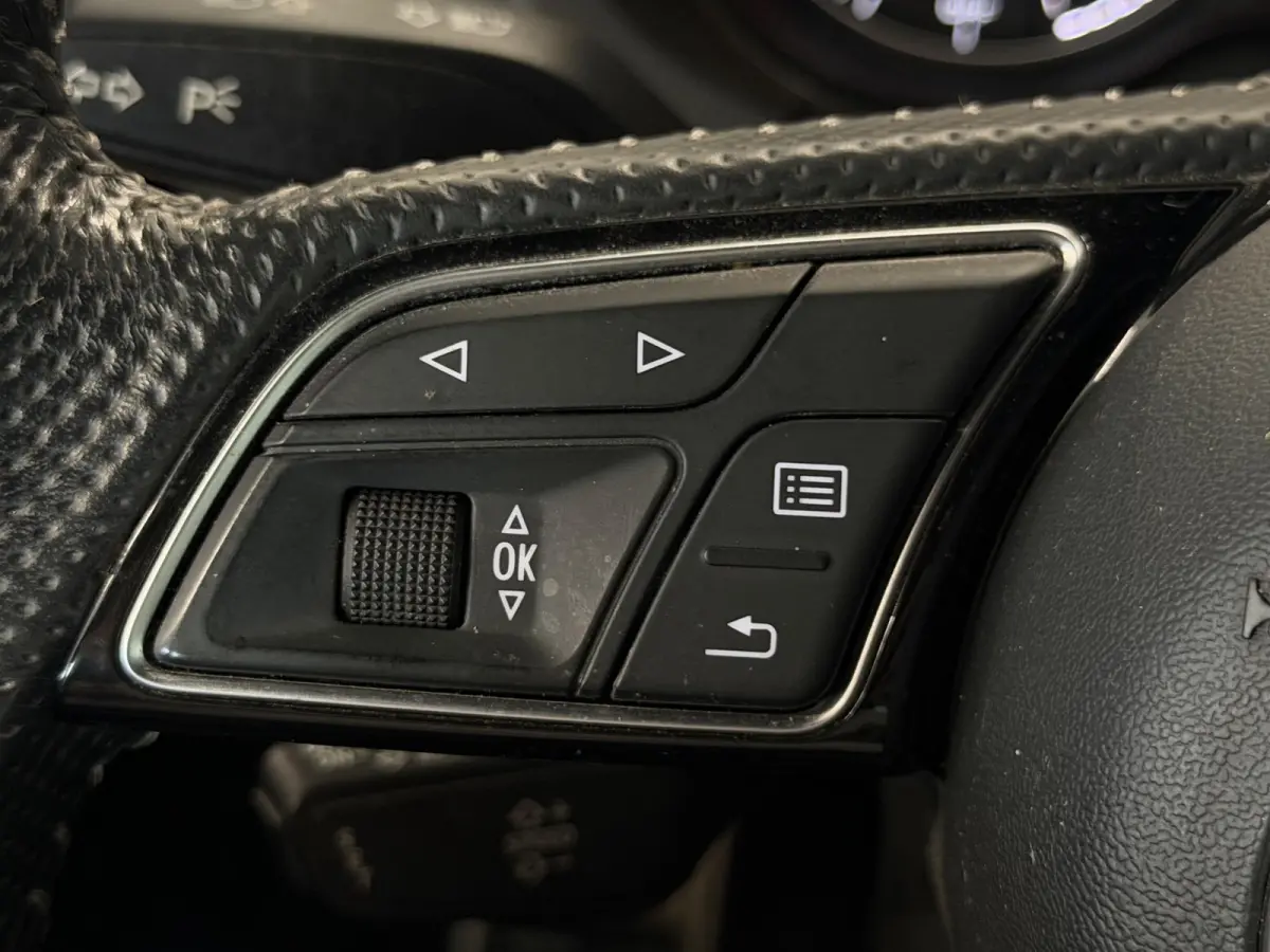 30 TFSI Sport S Line Edition | Navi | PDC | Cruise | 18 inch | LED | Clima ( Vestiging - Nieuwegein )