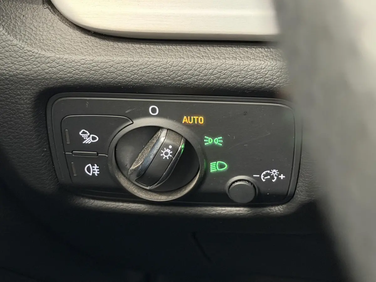 30 TFSI Sport S Line Edition | Navi | PDC | Cruise | 18 inch | LED | Clima ( Vestiging - Nieuwegein )