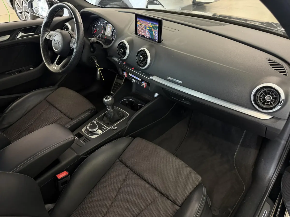 30 TFSI Sport S Line Edition | Navi | PDC | Cruise | 18 inch | LED | Clima ( Vestiging - Nieuwegein )