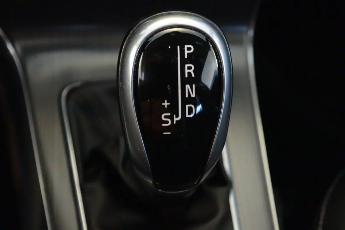 1.5 T3 Momentum Automaat | NAVI | CLIMA | PDC ACHTER | STOELVERW | CRUISE |