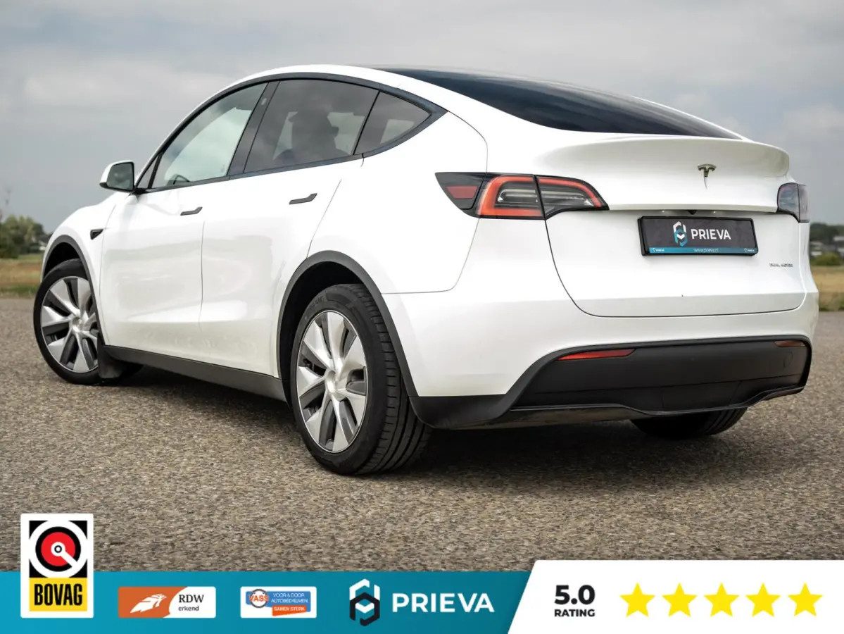 Tesla Long Range AWD | 513 pk | 2023 | Trekhaak | Panorama | Dealer onderhouden Tesla Model Y Long Range AWD SoH 91,1%| 513 pk | 2023 | Trekhaak | Panorama | Dealer onderhouden