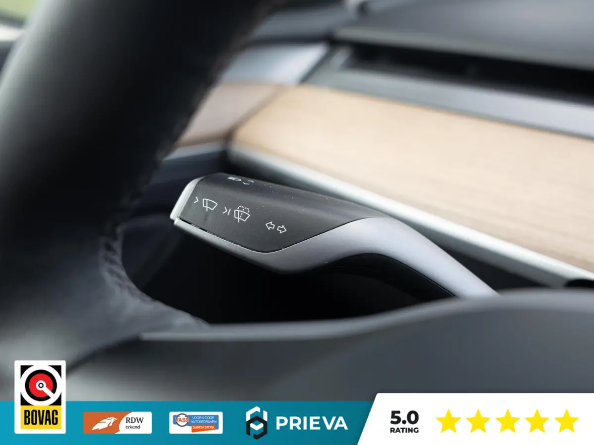 Tesla Long Range AWD | 513 pk | 2023 | Trekhaak | Panorama | Dealer onderhouden Tesla Model Y Long Range AWD | 513 pk | 2023 | Trekhaak | Panorama | Dealer onderhouden