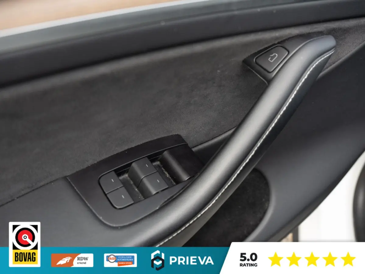 Tesla Long Range AWD | 513 pk | 2023 | Trekhaak | Panorama | Dealer onderhouden Tesla Model Y Long Range AWD | 513 pk | 2023 | Trekhaak | Panorama | Dealer onderhouden