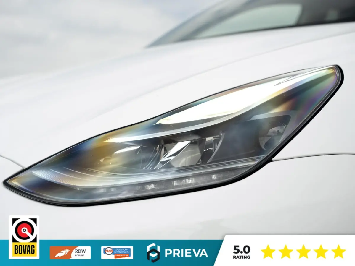 Tesla Long Range AWD | 513 pk | 2023 | Trekhaak | Panorama | Dealer onderhouden Tesla Model Y Long Range AWD | 513 pk | 2023 | Trekhaak | Panorama | Dealer onderhouden