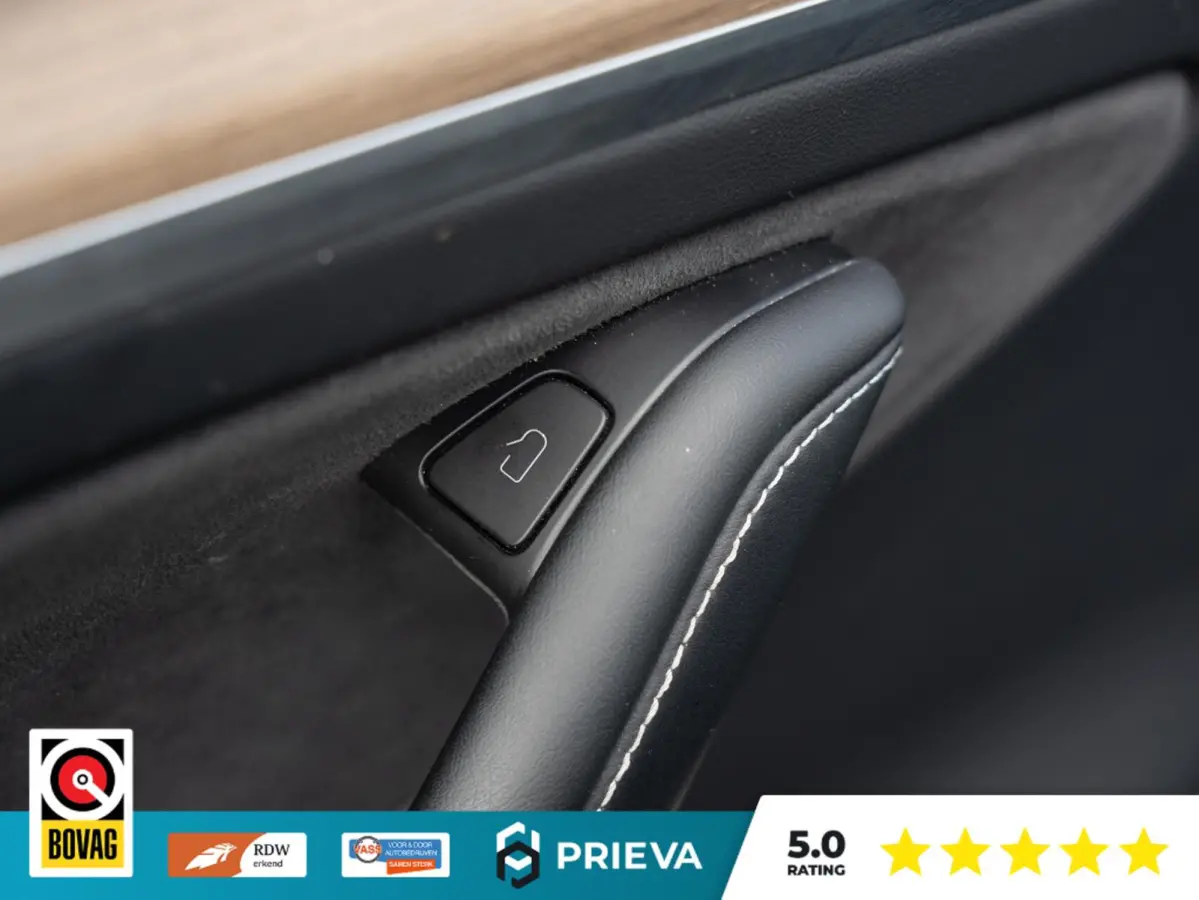 Tesla Long Range AWD | 513 pk | 2023 | Trekhaak | Panorama | Dealer onderhouden Tesla Model Y Long Range AWD | 513 pk | 2023 | Trekhaak | Panorama | Dealer onderhouden