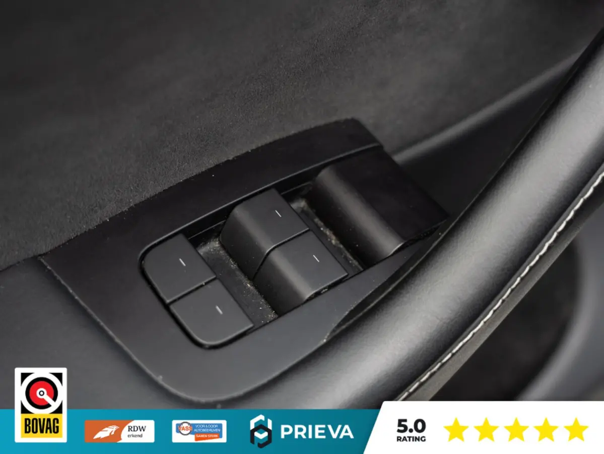 Tesla Long Range AWD | 513 pk | 2023 | Trekhaak | Panorama | Dealer onderhouden Tesla Model Y Long Range AWD | 513 pk | 2023 | Trekhaak | Panorama | Dealer onderhouden