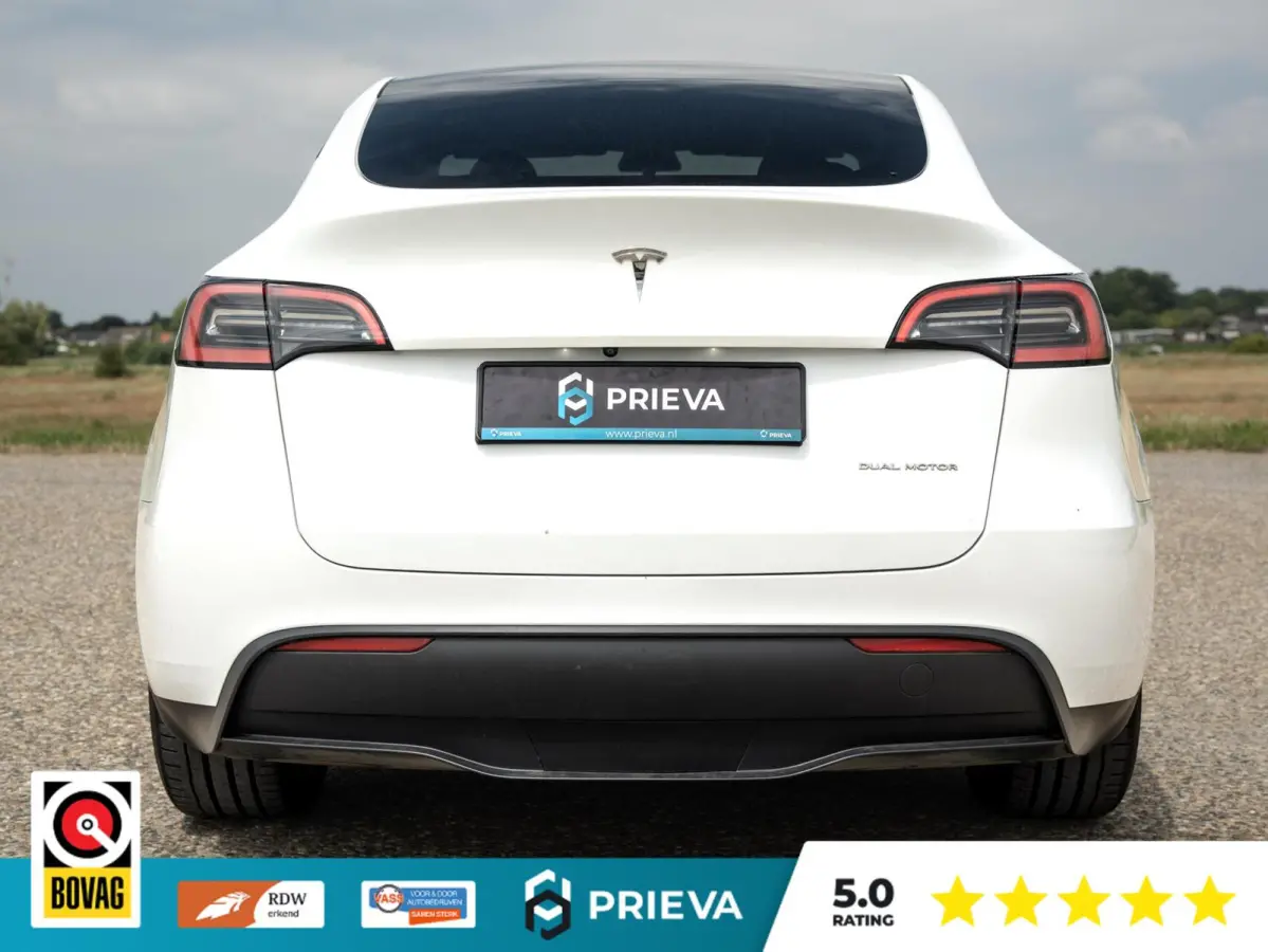 Tesla Long Range AWD | 513 pk | 2023 | Trekhaak | Panorama | Dealer onderhouden Tesla Model Y Long Range AWD SoH 91,1%| 513 pk | 2023 | Trekhaak | Panorama | Dealer onderhouden