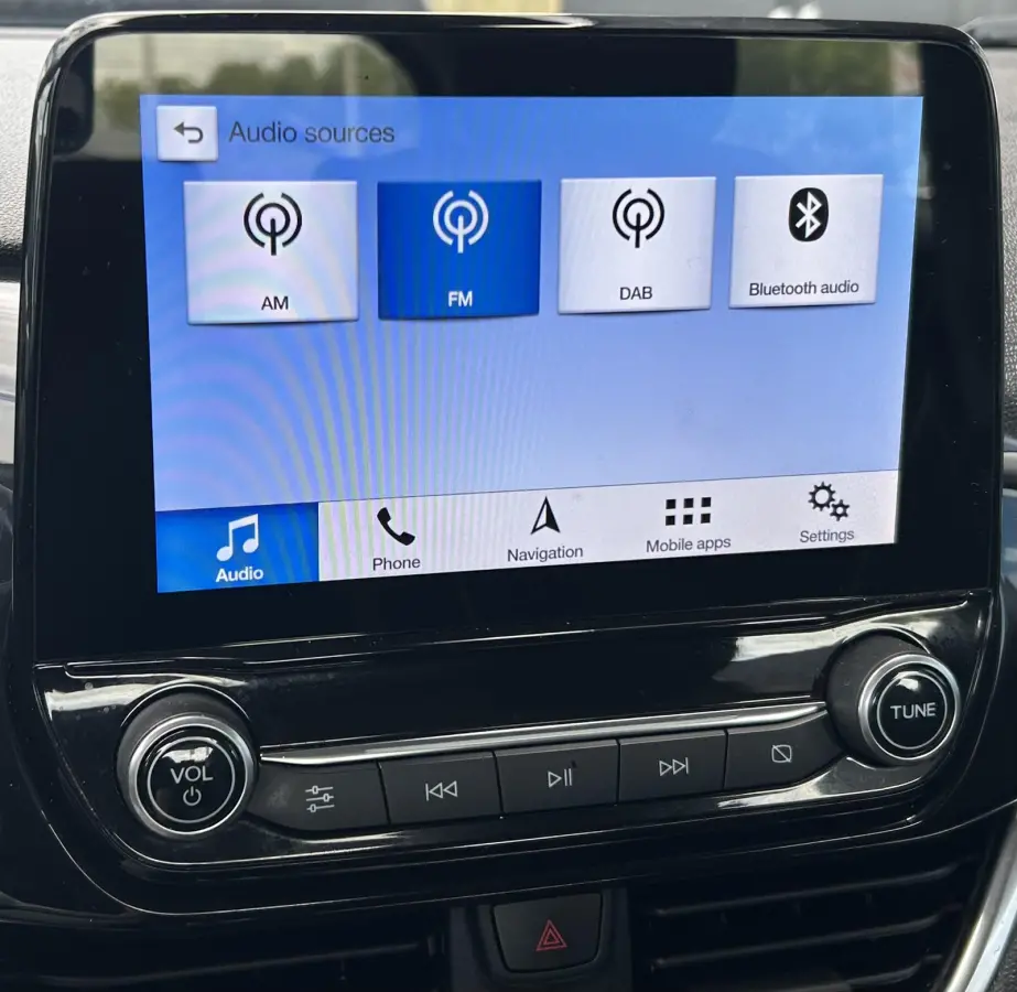 1.0 EcoBoost Titanium 101PK | LUXE | Achteruitrijcamera | B&O Audio | Climate Control | Navigatie | Adaptive Cruise Control | Voorruitverwarming | Parkeersensoren Voor en Achter | Lichtmetal