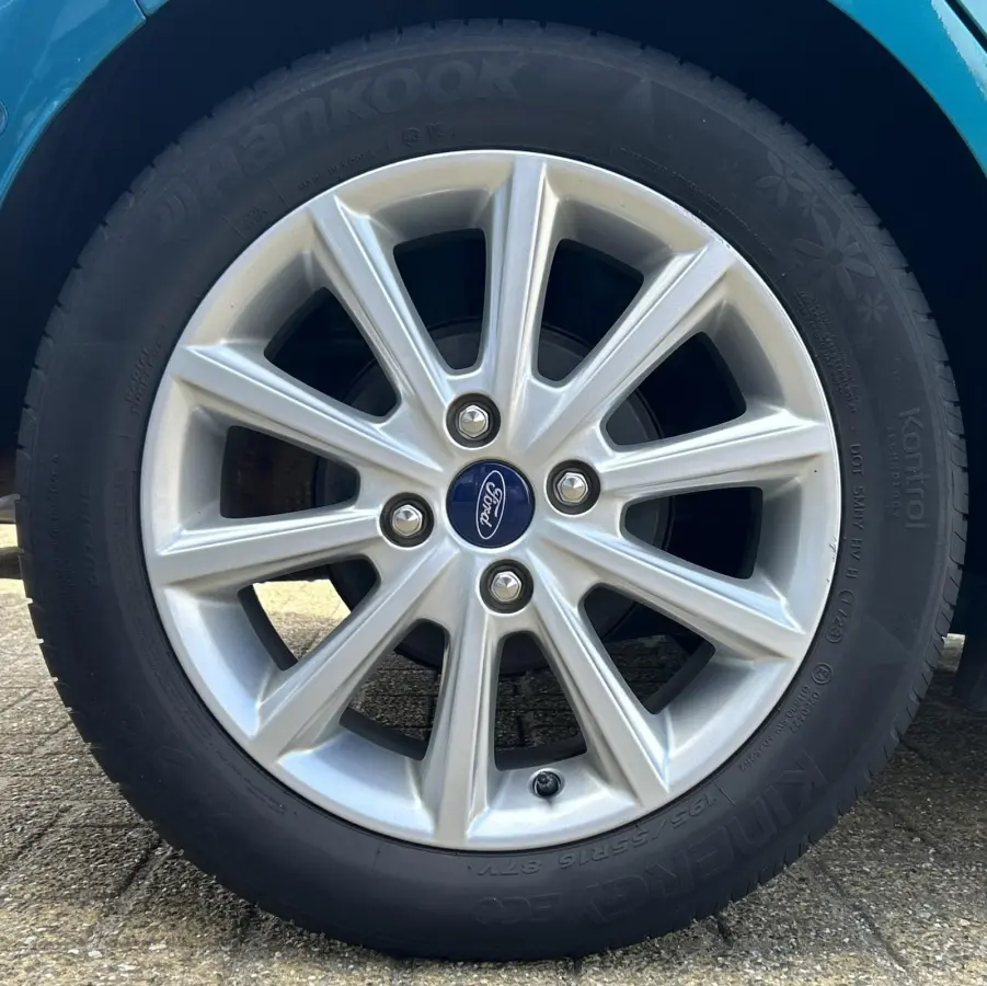1.0 EcoBoost Titanium 101PK | LUXE | Achteruitrijcamera | B&O Audio | Climate Control | Navigatie | Adaptive Cruise Control | Voorruitverwarming | Parkeersensoren Voor en Achter | Lichtmetal