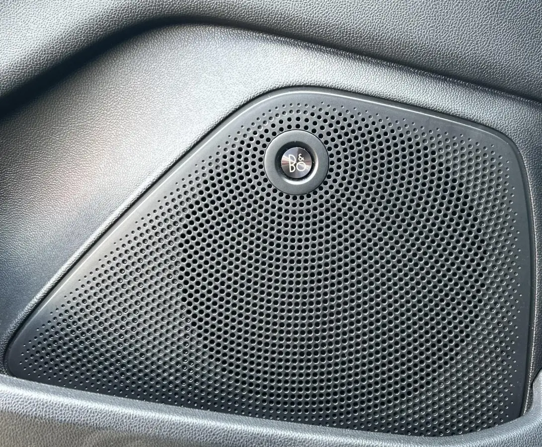 1.0 EcoBoost Titanium 101PK | LUXE | Achteruitrijcamera | B&O Audio | Climate Control | Navigatie | Adaptive Cruise Control | Voorruitverwarming | Parkeersensoren Voor en Achter | Lichtmetal