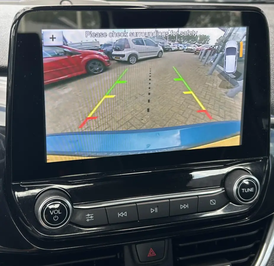 1.0 EcoBoost Titanium 101PK | LUXE | Achteruitrijcamera | B&O Audio | Climate Control | Navigatie | Adaptive Cruise Control | Voorruitverwarming | Parkeersensoren Voor en Achter | Lichtmetal