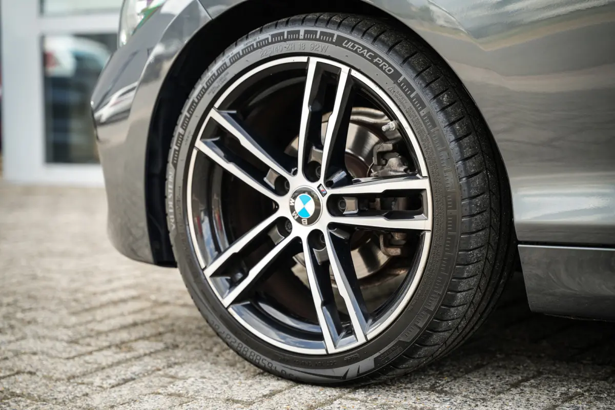 118i Edition M Sport Shadow High Executive | Schuifdak | Leder | Clima | CC | Metalic | Navi prof. | Mooi! |