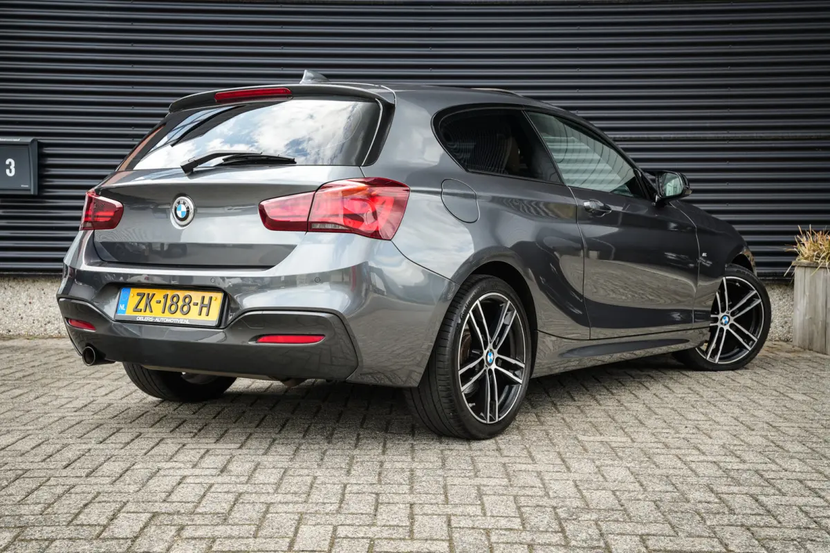 118i Edition M Sport Shadow High Executive | Schuifdak | Leder | Clima | CC | Metalic | Navi prof. | Mooi! |