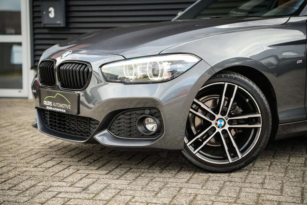 118i Edition M Sport Shadow High Executive | Schuifdak | Leder | Clima | CC | Metalic | Navi prof. | Mooi! |