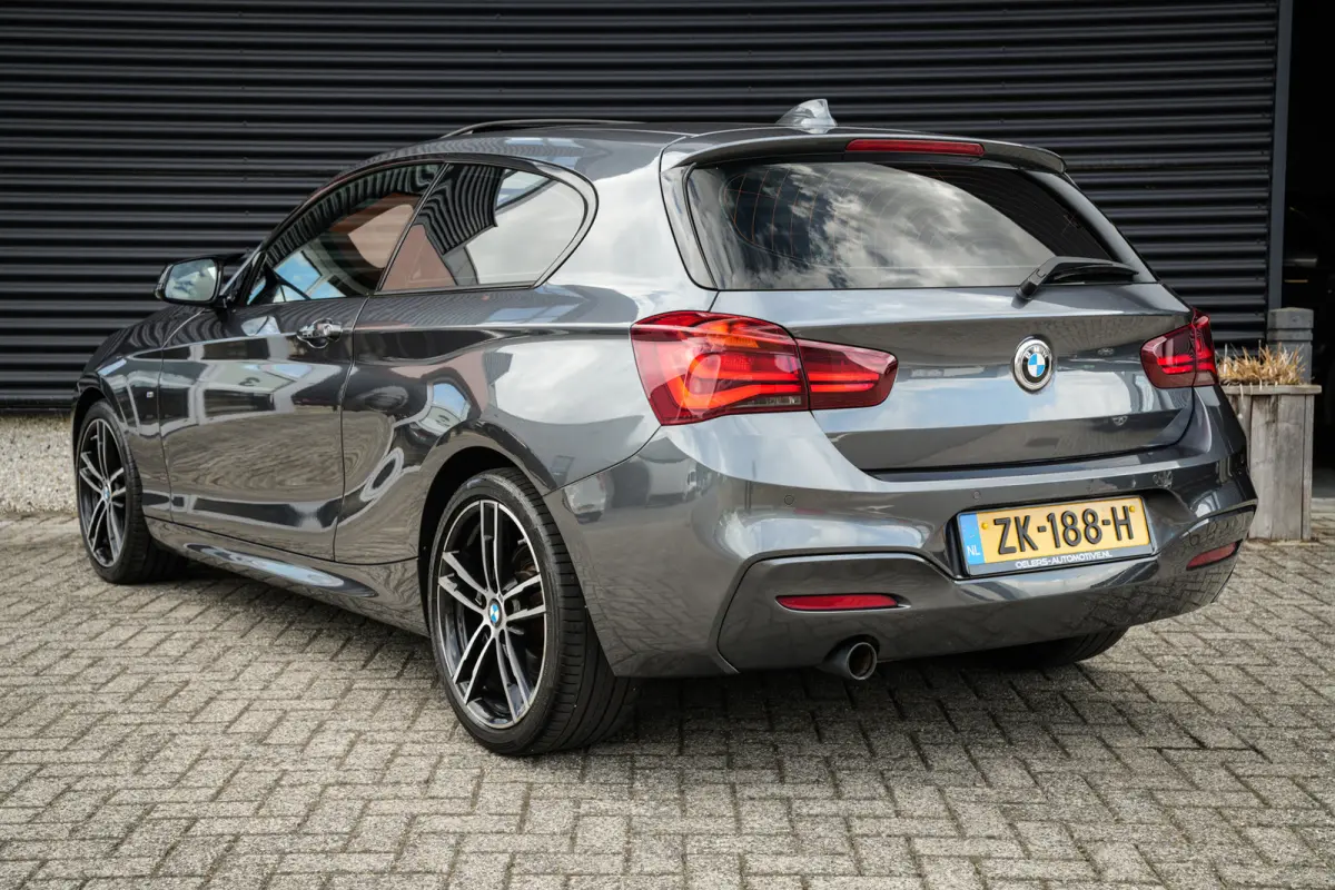 118i Edition M Sport Shadow High Executive | Schuifdak | Leder | Clima | CC | Metalic | Navi prof. | Mooi! |