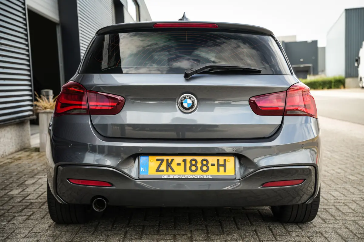 118i Edition M Sport Shadow High Executive | Schuifdak | Leder | Clima | CC | Metalic | Navi prof. | Mooi! |
