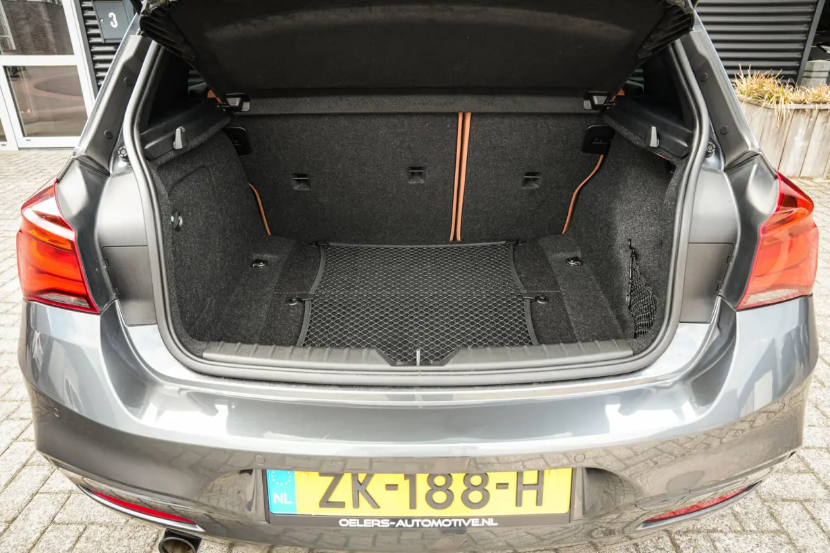 118i Edition M Sport Shadow High Executive | Schuifdak | Leder | Clima | CC | Metalic | Navi prof. | Mooi! |