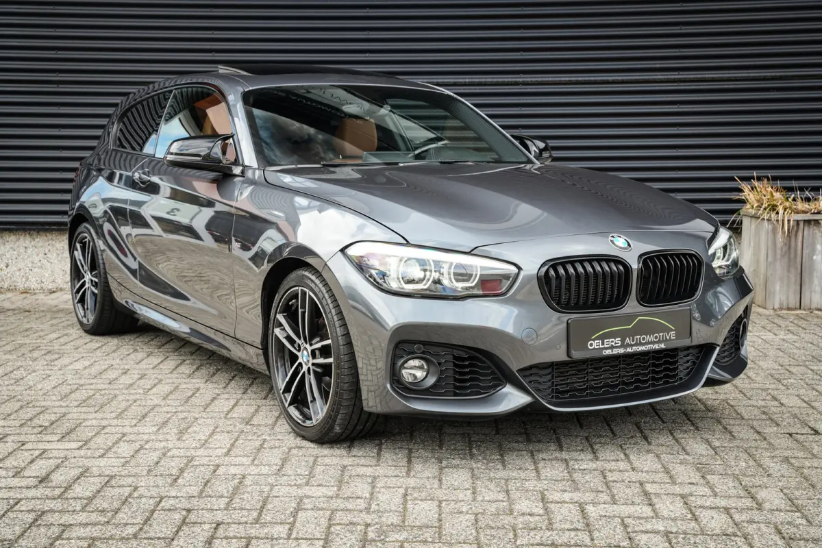118i Edition M Sport Shadow High Executive | Schuifdak | Leder | Clima | CC | Metalic | Navi prof. | Mooi! |