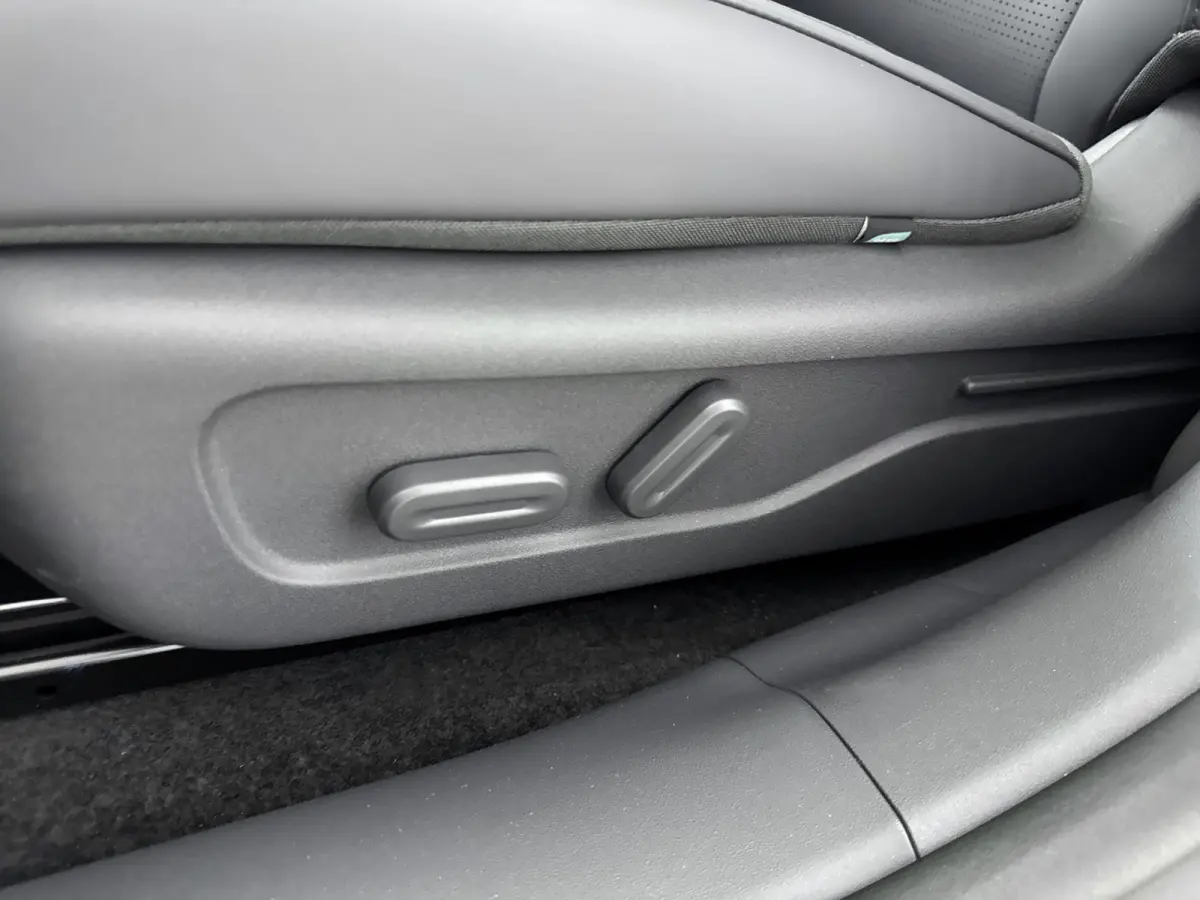 ProMax Design 67.1 kWh | Nieuw Te bestellen | Leverbaar In Meerdere Kleuren | 481 km WLTP Actieradius | Navigatie | Panorama Dak | 19" lichtmetalen Velgen | Kunstlederen Bekleding