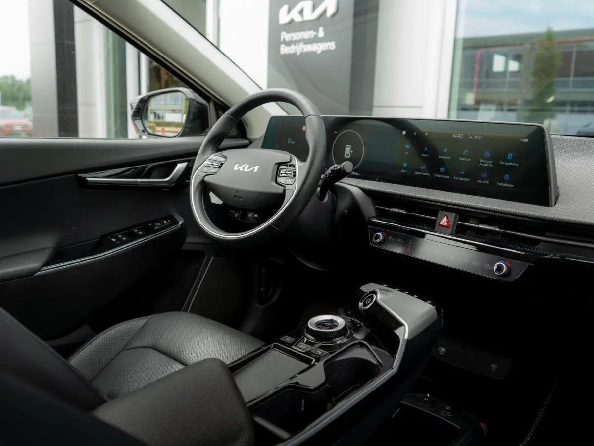 Plus 77.4 kWh | Stoel en stuurverwarming| Navigatie | Meridian audio |