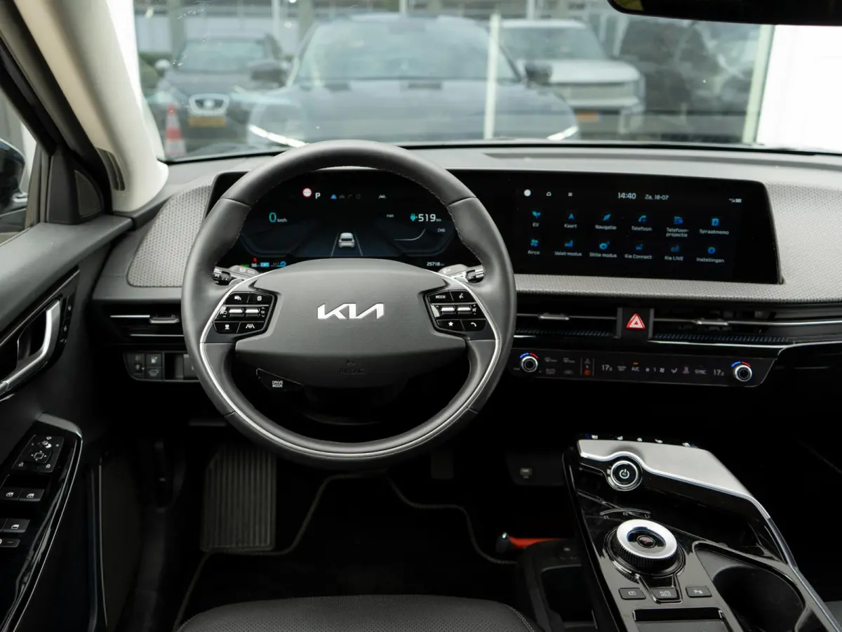 Plus 77.4 kWh | Stoel en stuurverwarming| Navigatie | Meridian audio |