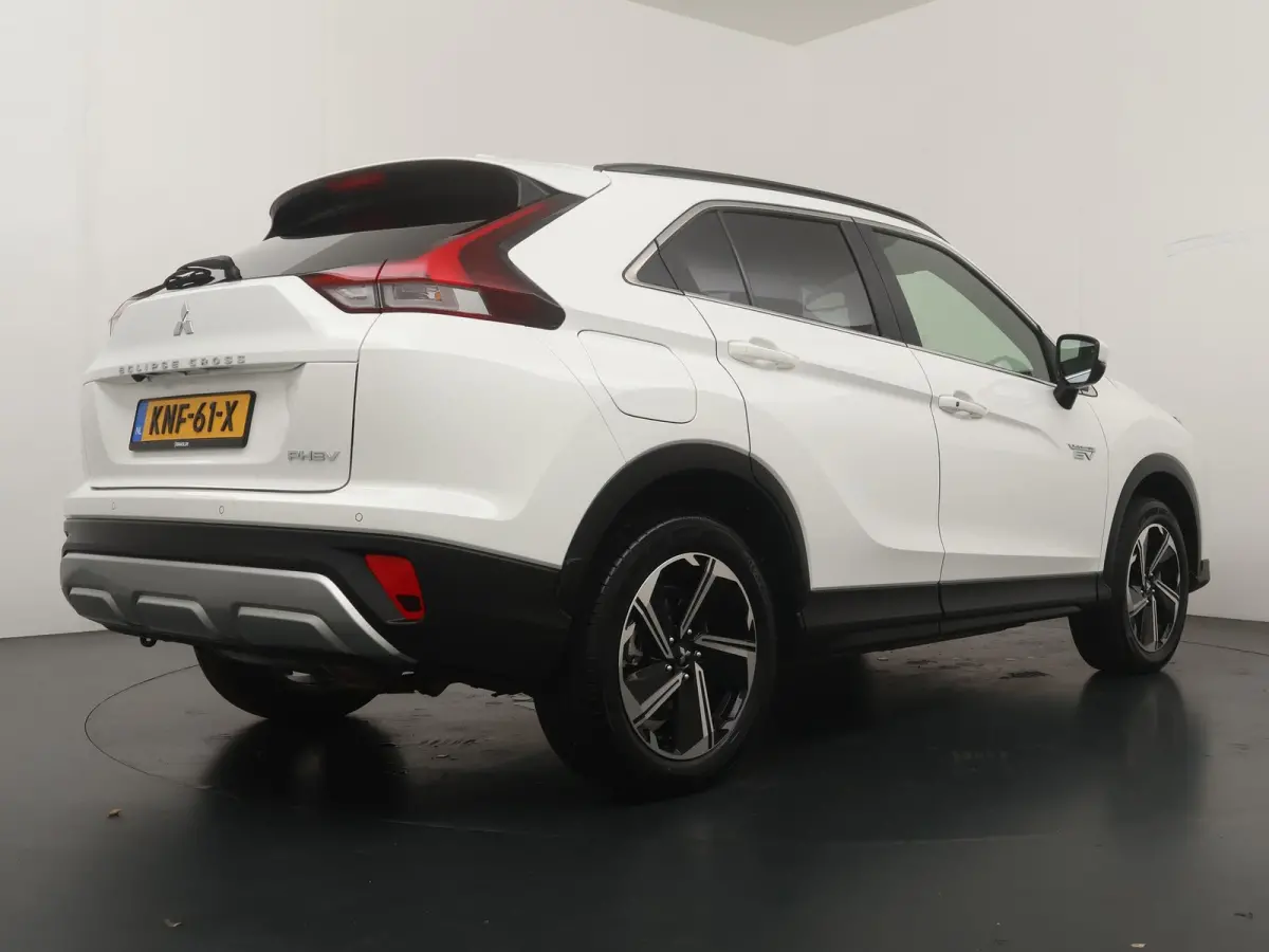 Plus Hybrid 4WD | Parkeercamera | Stoelverw. |