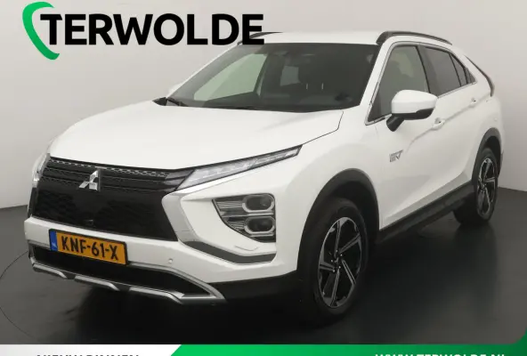 Plus Hybrid 4WD | Parkeercamera | Stoelverw. |