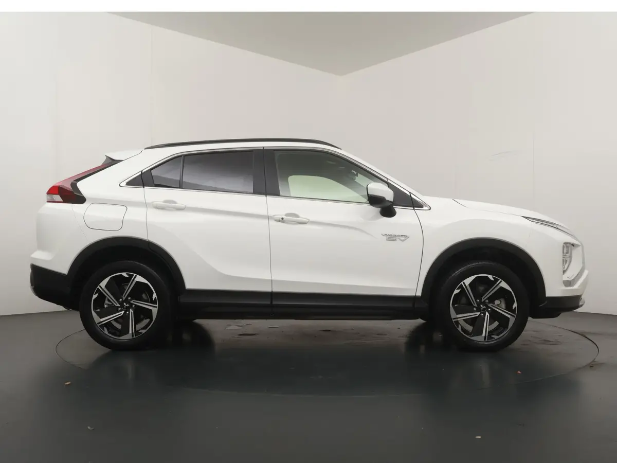 Plus Hybrid 4WD | Parkeercamera | Stoelverw. |