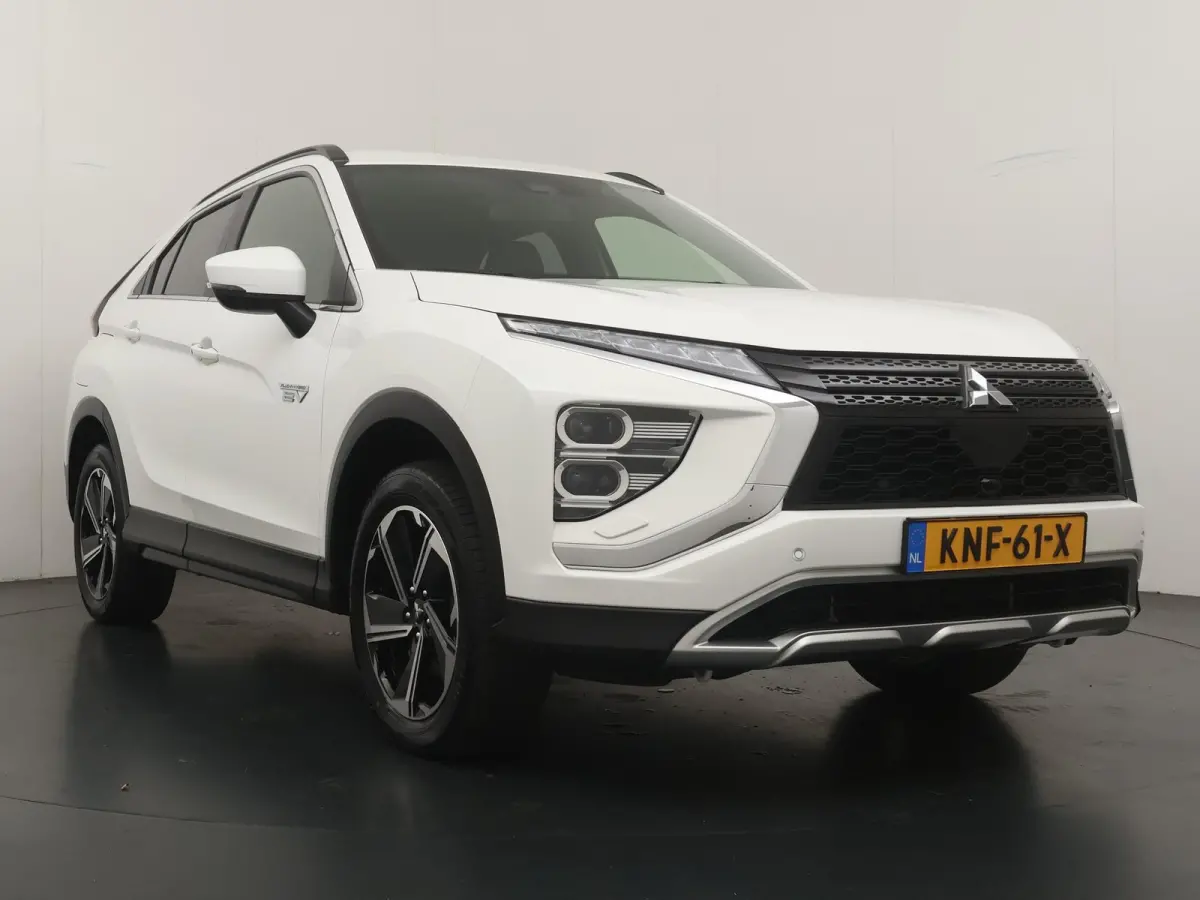 Plus Hybrid 4WD | Parkeercamera | Stoelverw. |