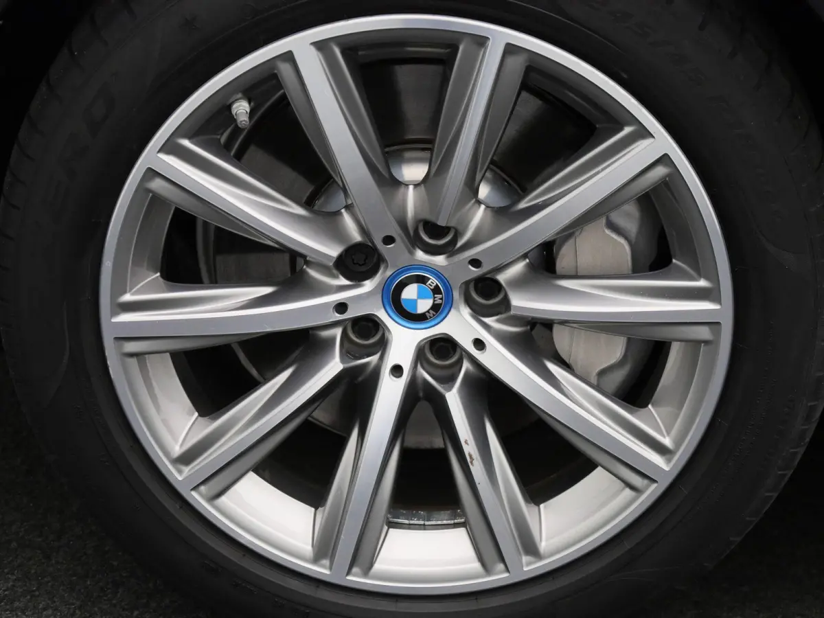 530e xDrive Executive AUTOMAAT | ADAPTIEVE CRUISE | LEDER | NAVIGATIE | ELEKTRISCHE KOFFERKLEP | LED | CAMERA | STOELVERWARMING | CLIMA | 12 MAANDEN BOVAG GARANTIE
