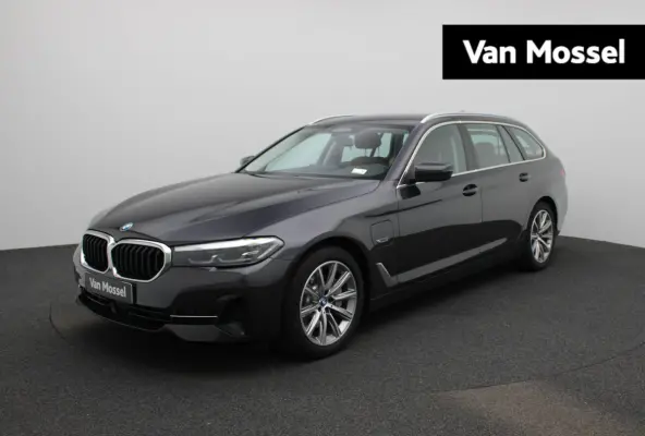 530e xDrive Executive AUTOMAAT | ADAPTIEVE CRUISE | LEDER | NAVIGATIE | ELEKTRISCHE KOFFERKLEP | LED | CAMERA | STOELVERWARMING | CLIMA | 12 MAANDEN BOVAG GARANTIE