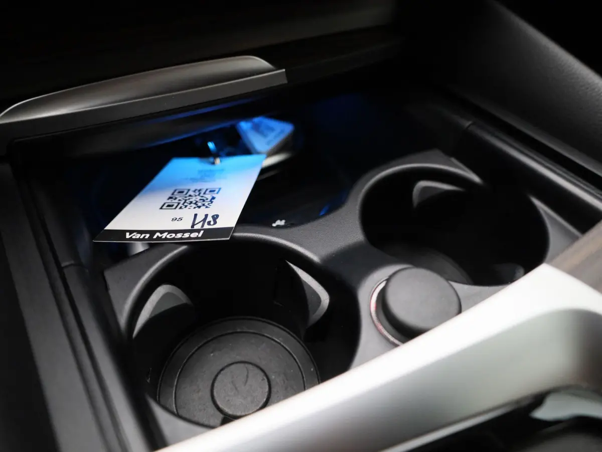 530e xDrive Executive AUTOMAAT | ADAPTIEVE CRUISE | LEDER | NAVIGATIE | ELEKTRISCHE KOFFERKLEP | LED | CAMERA | STOELVERWARMING | CLIMA | 12 MAANDEN BOVAG GARANTIE