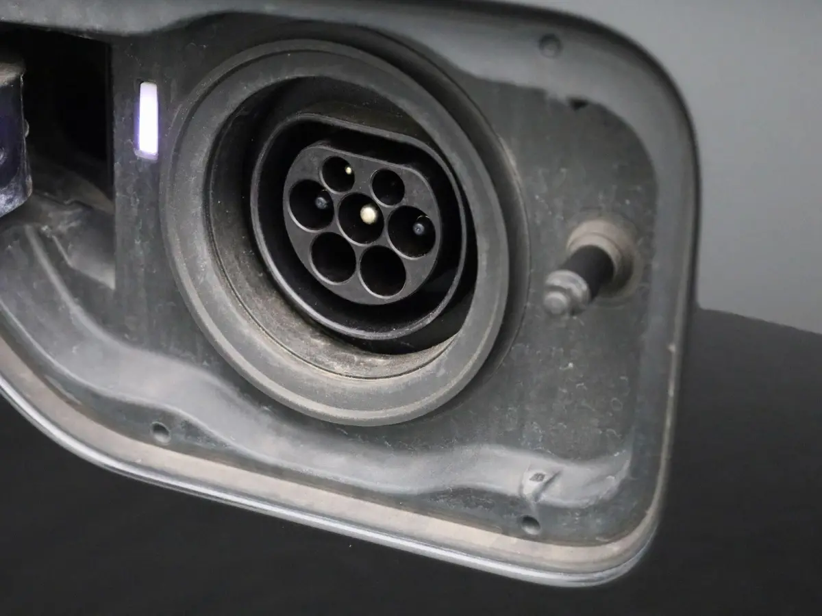 530e xDrive Executive AUTOMAAT | ADAPTIEVE CRUISE | LEDER | NAVIGATIE | ELEKTRISCHE KOFFERKLEP | LED | CAMERA | STOELVERWARMING | CLIMA | 12 MAANDEN BOVAG GARANTIE