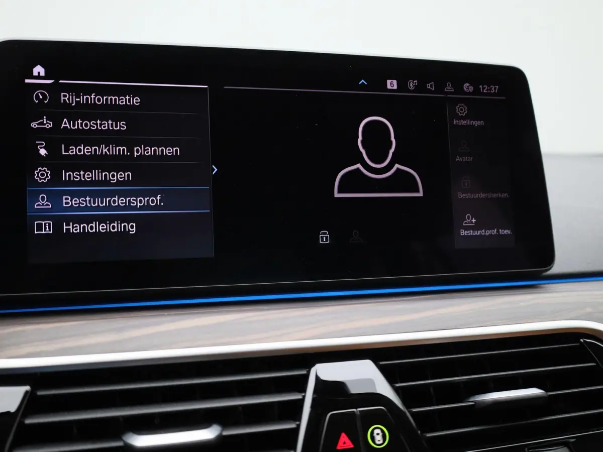 530e xDrive Executive AUTOMAAT | ADAPTIEVE CRUISE | LEDER | NAVIGATIE | ELEKTRISCHE KOFFERKLEP | LED | CAMERA | STOELVERWARMING | CLIMA | 12 MAANDEN BOVAG GARANTIE