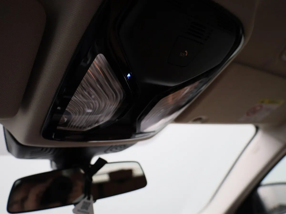 530e xDrive Executive AUTOMAAT | ADAPTIEVE CRUISE | LEDER | NAVIGATIE | ELEKTRISCHE KOFFERKLEP | LED | CAMERA | STOELVERWARMING | CLIMA | 12 MAANDEN BOVAG GARANTIE