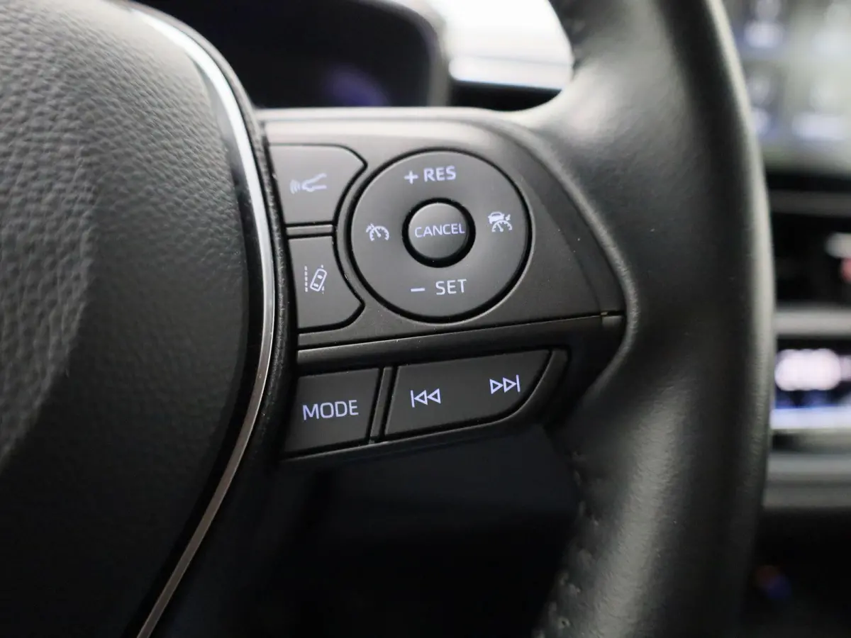 1.8 Hybrid Business Plus AUTOMAAT | NAVIGATIE | CAMERA | APPLE CARPLAY | STOELVERWARMING | KEYLES | LED | CLIMA | CRUISE | HALF-LEER | 17 INCH | 12 MAANDEN BOVAG GARANTIE |