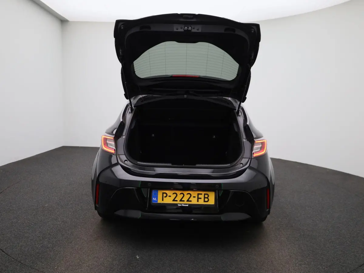 1.8 Hybrid Business Plus AUTOMAAT | NAVIGATIE | CAMERA | APPLE CARPLAY | STOELVERWARMING | KEYLES | LED | CLIMA | CRUISE | HALF-LEER | 17 INCH | 12 MAANDEN BOVAG GARANTIE |