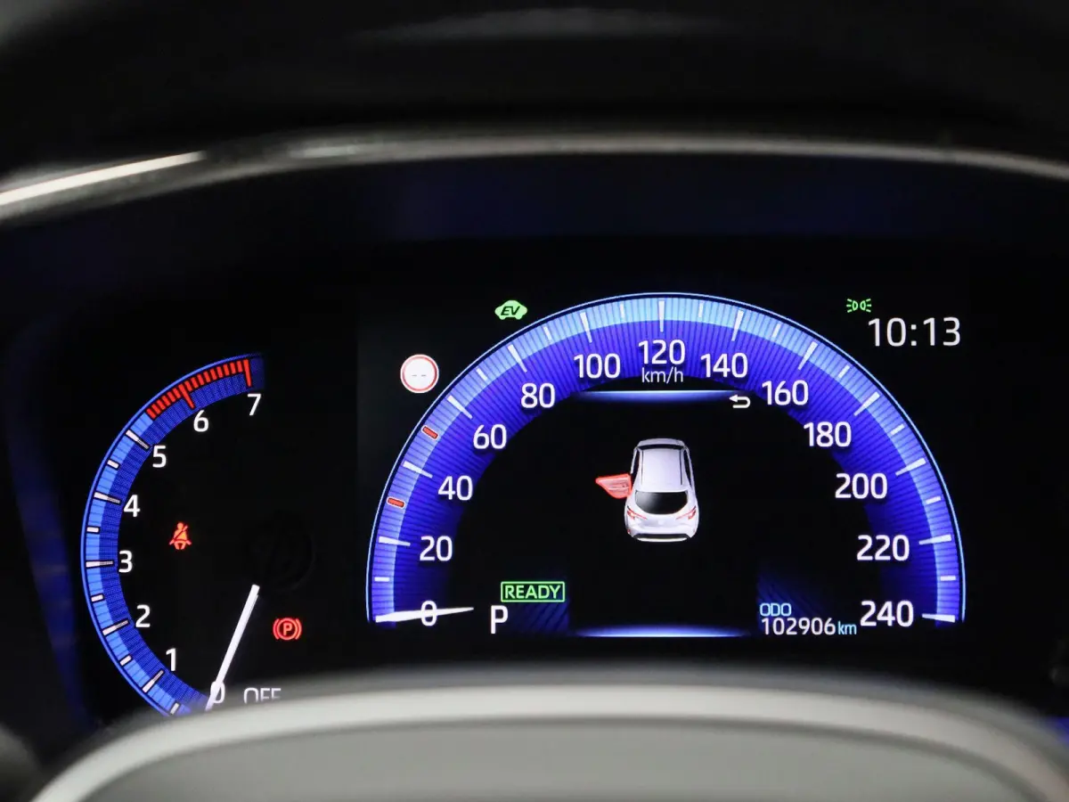 1.8 Hybrid Business Plus AUTOMAAT | NAVIGATIE | CAMERA | APPLE CARPLAY | STOELVERWARMING | KEYLES | LED | CLIMA | CRUISE | HALF-LEER | 17 INCH | 12 MAANDEN BOVAG GARANTIE |