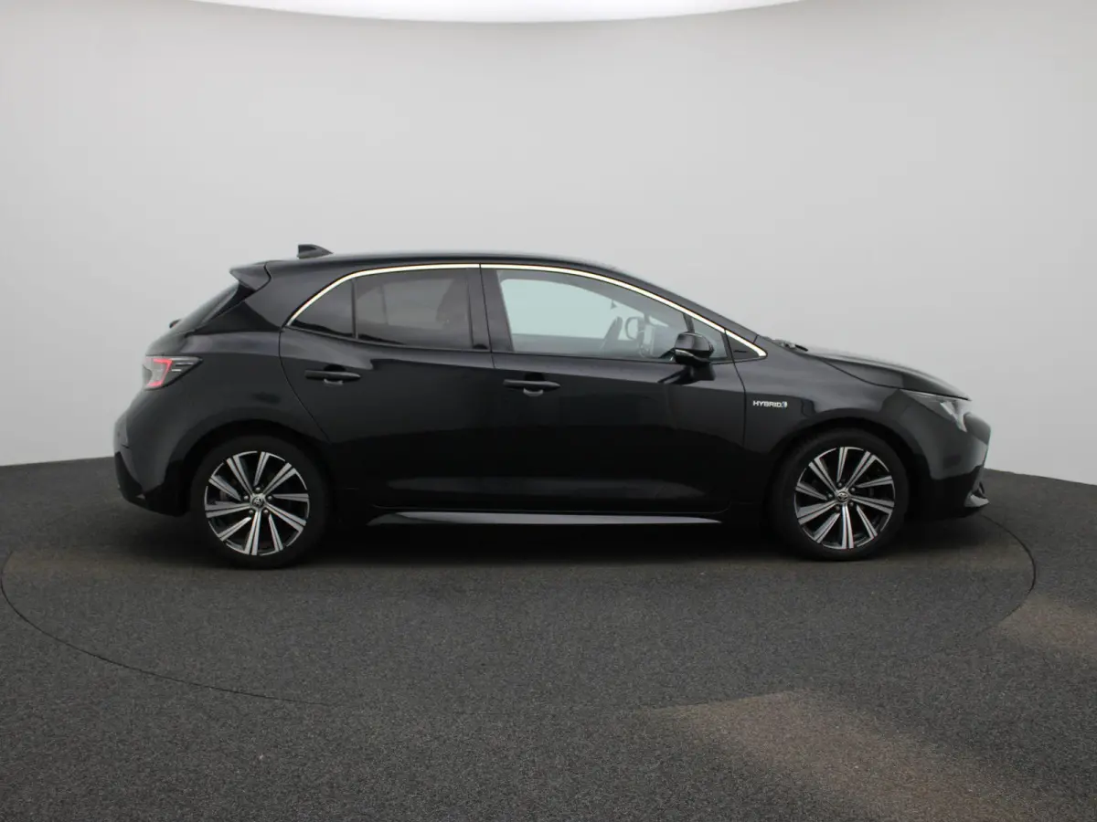1.8 Hybrid Business Plus AUTOMAAT | NAVIGATIE | CAMERA | APPLE CARPLAY | STOELVERWARMING | KEYLES | LED | CLIMA | CRUISE | HALF-LEER | 17 INCH | 12 MAANDEN BOVAG GARANTIE |