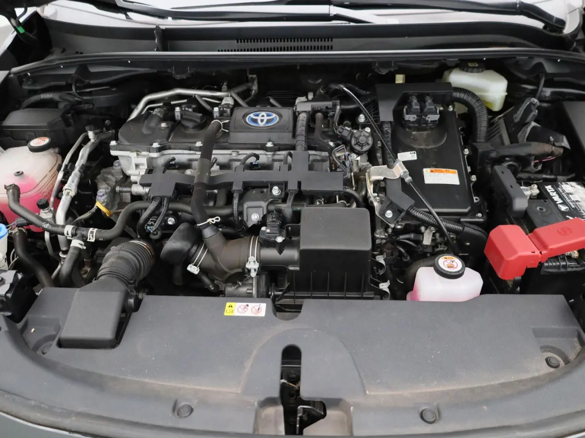 1.8 Hybrid Business Plus AUTOMAAT | NAVIGATIE | CAMERA | APPLE CARPLAY | STOELVERWARMING | KEYLES | LED | CLIMA | CRUISE | HALF-LEER | 17 INCH | 12 MAANDEN BOVAG GARANTIE |