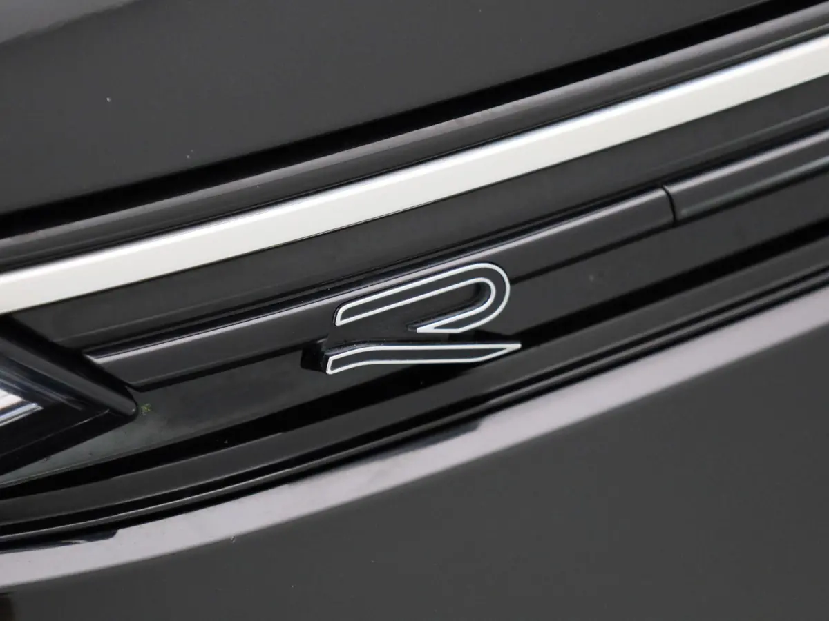 1.5 eTSI R-Line Edition AUTOMAAT | R-LINE | ADAPTIEVE CRUISE | VIRTUEEL | LM 17 | LED | STOELVERWARMING | STUURVERWARMING | CAMERA | 12 MAANDEN BOVAG GARANTIE |