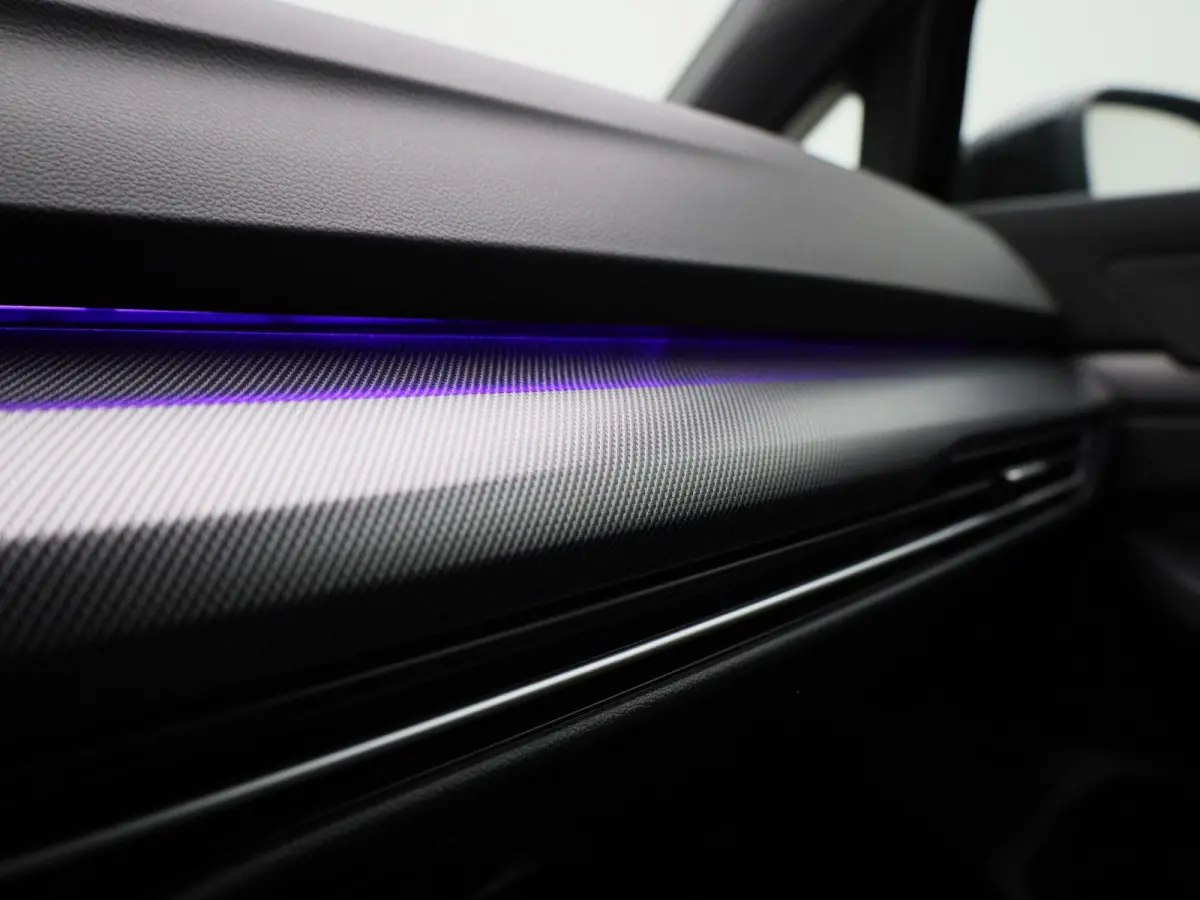 1.5 eTSI R-Line Edition AUTOMAAT | R-LINE | ADAPTIEVE CRUISE | VIRTUEEL | LM 17 | LED | STOELVERWARMING | STUURVERWARMING | CAMERA | 12 MAANDEN BOVAG GARANTIE |