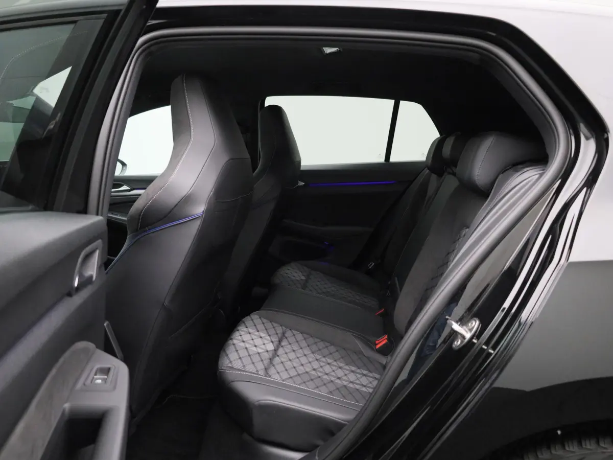 1.5 eTSI R-Line Edition AUTOMAAT | R-LINE | ADAPTIEVE CRUISE | VIRTUEEL | LM 17 | LED | STOELVERWARMING | STUURVERWARMING | CAMERA | 12 MAANDEN BOVAG GARANTIE |