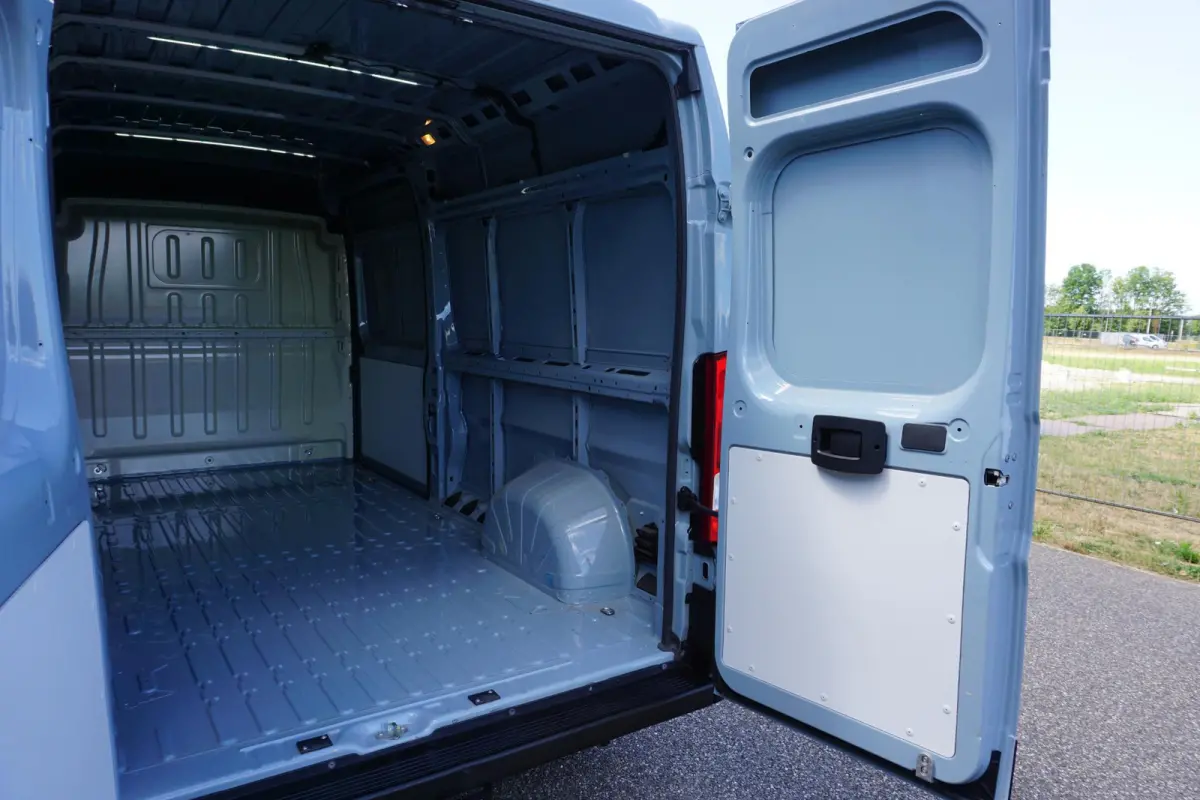 35 2.2 MultiJet L3H2 in Topstaat |Bijzondere kleur |Camera |Cruise |Carplay |Android auto |Climate control |Trekhaak |Keyless entry en start |Geveerde bestuurdersstoel