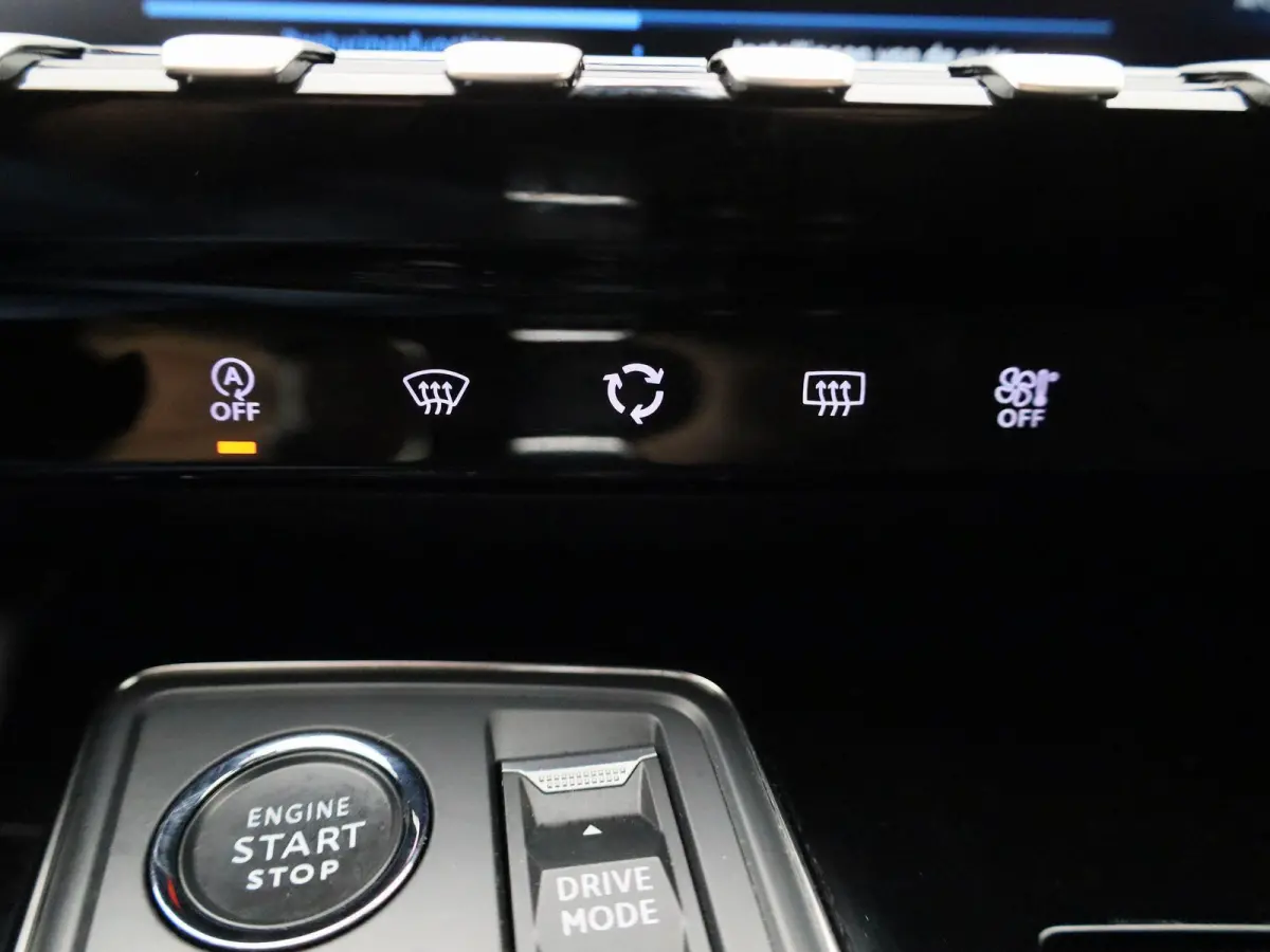 1.5 BlueHDI Allure AUTOMAAT | NAVIGATIE | CAMERA | CLIMA | CRUISE | LED | KEYLES | DAB | LMV | HALF-LEER | 12 MAANDEN BOVAG GARANTIE |