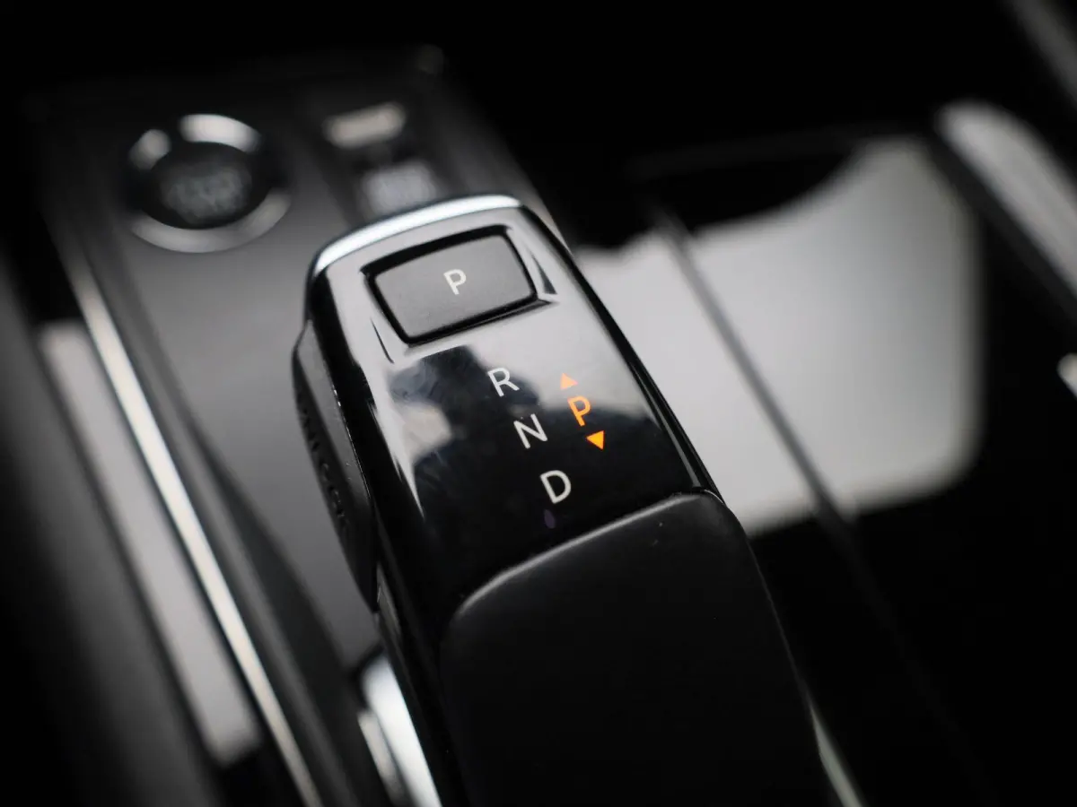 1.5 BlueHDI Allure AUTOMAAT | NAVIGATIE | CAMERA | CLIMA | CRUISE | LED | KEYLES | DAB | LMV | HALF-LEER | 12 MAANDEN BOVAG GARANTIE |