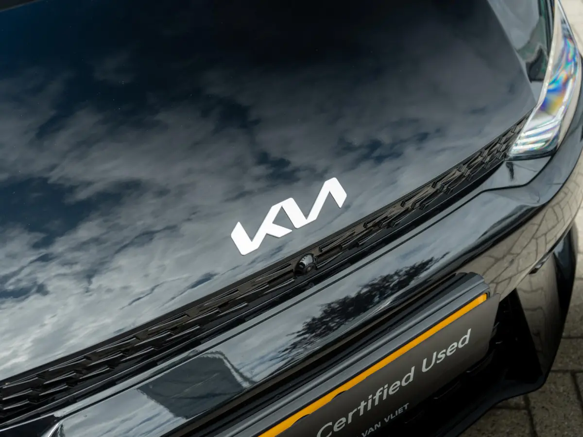 GT-Line 77.4 kWh | Nederlandse dealer onderhouden auto | Schuifkantel dak | Trekhaak 1600kg trekgewicht |