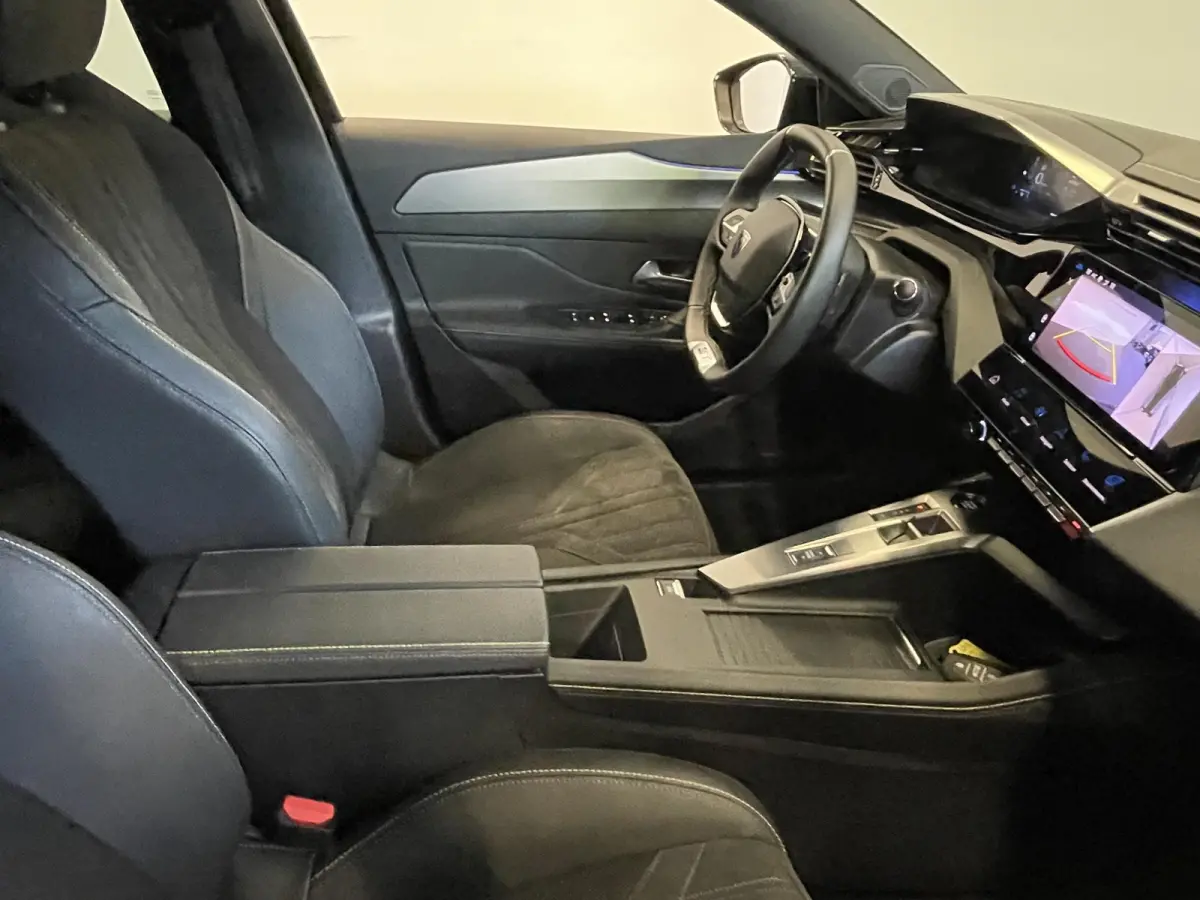1.6 Plug-in Hybrid 180pk Automaat GT DEMO ! Climate Control Control Camera Achter Navigatie Apple Carplay / Android auto Velgen