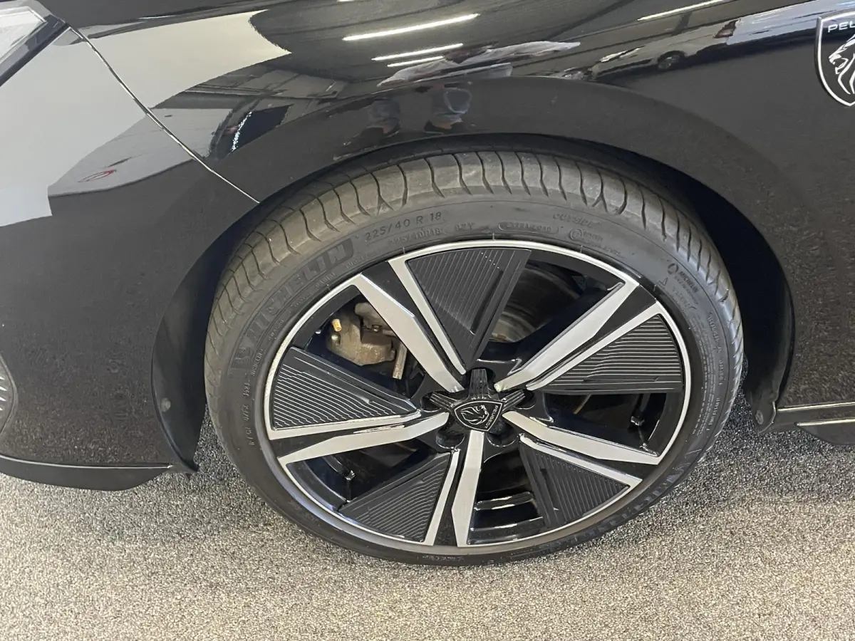 1.6 Plug-in Hybrid 180pk Automaat GT DEMO ! Climate Control Control Camera Achter Navigatie Apple Carplay / Android auto Velgen