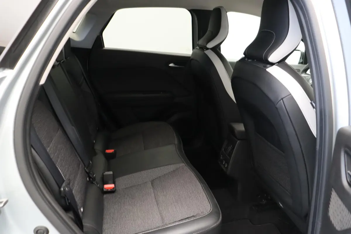 1.6 E-Tech Hybrid 145 Techno | LED | Clima | Keyless | Achteruitrijcamera | Groot scherm |